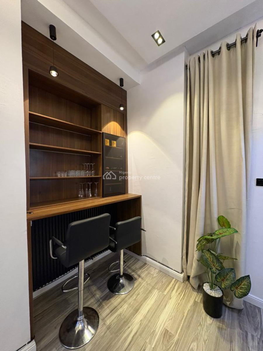 Luxury 2 Bedroom Apartment with Pool, Gym & Ps5, Ikate, Lekki, Lagos, Flat / Apartment Short Let
