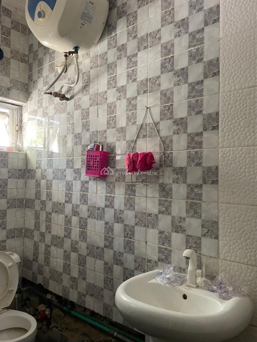 Spacious 2 Bedroom Flat Serviced Apartment, Paradise 3 Estate Chevron Drive Opposite Ebano Supermarket, Lekki, Lagos, Flat / Apartment for Rent