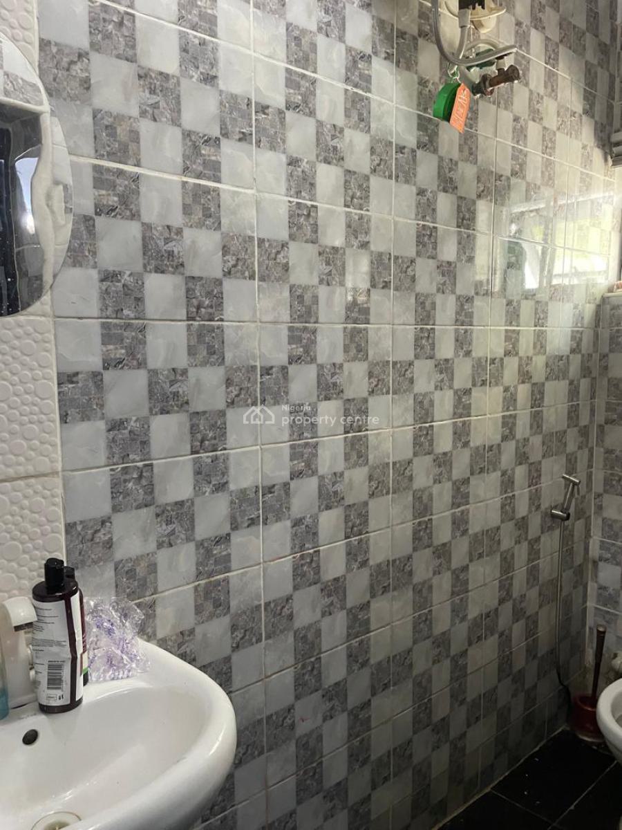 Spacious 2 Bedroom Flat Serviced Apartment, Paradise 3 Estate Chevron Drive Opposite Ebano Supermarket, Lekki, Lagos, Flat / Apartment for Rent