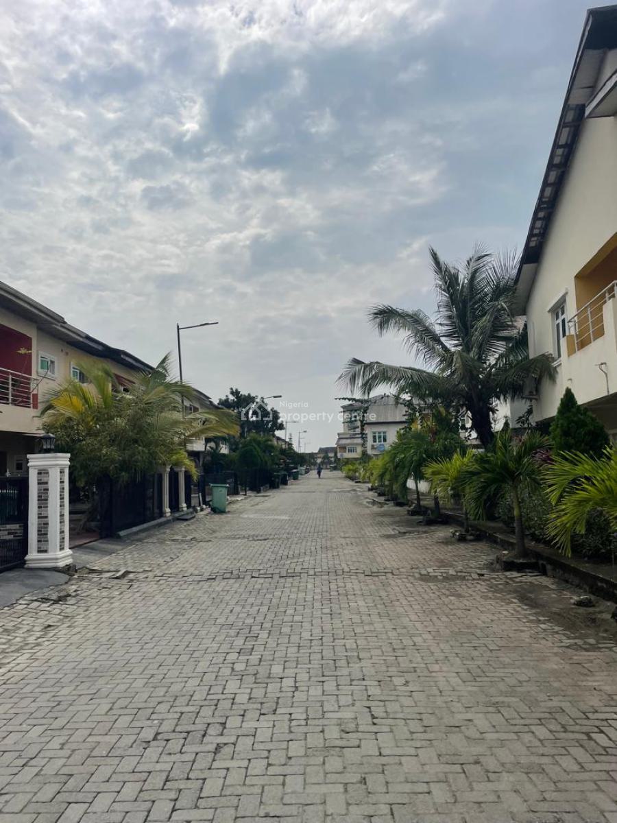 Spacious 2 Bedroom Flat Serviced Apartment, Paradise 3 Estate Chevron Drive Opposite Ebano Supermarket, Lekki, Lagos, Flat / Apartment for Rent