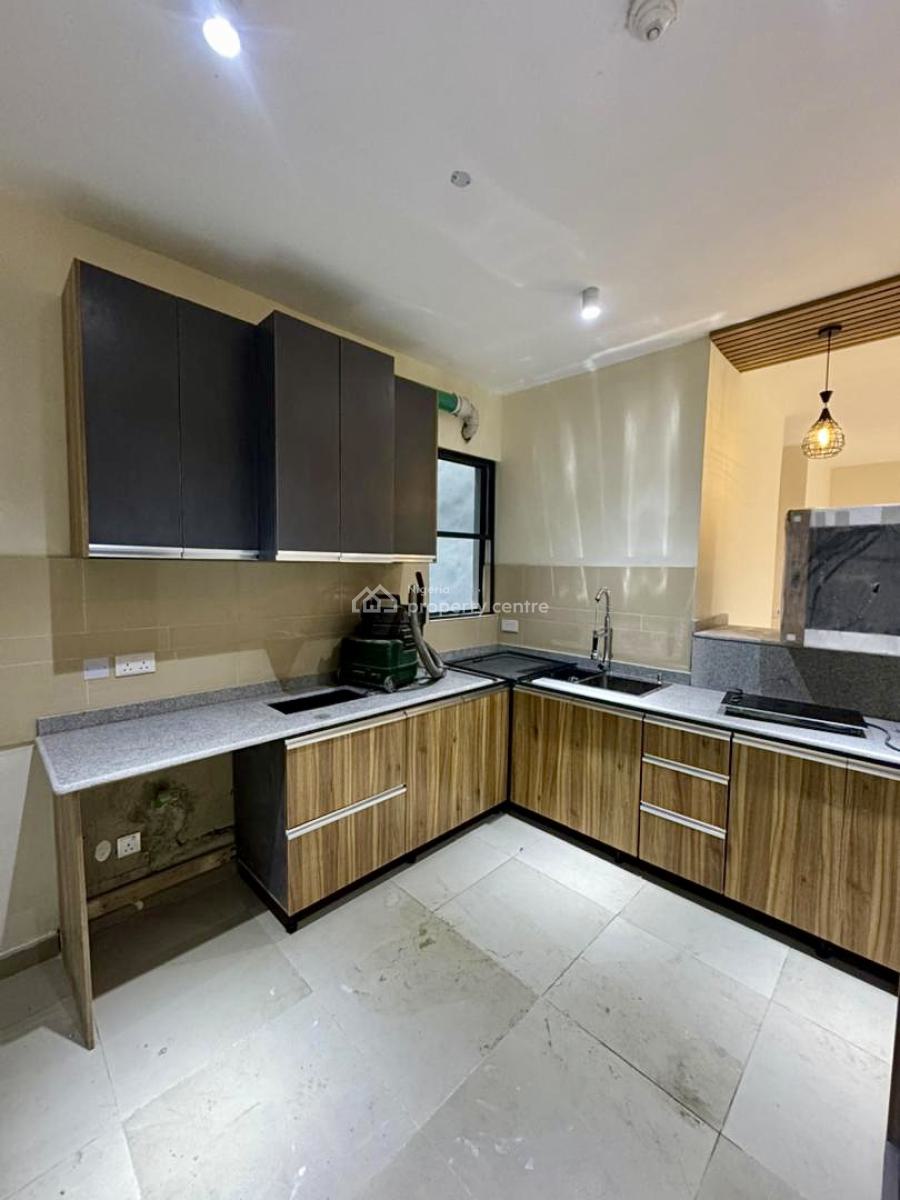 Newly Built  3-bedroom Apartment with Pool & Gym, Lekki Phase 1, Lekki, Lagos, Flat / Apartment for Rent