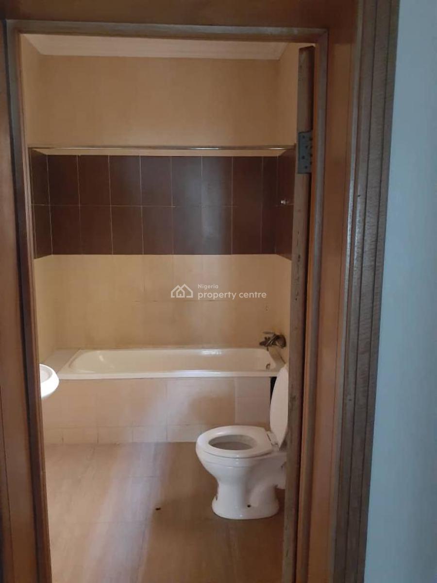 Spacious 3 Bedroom Flat in a Secured Environment, U3 Estate Lekki Right, Lekki Phase 1, Lekki, Lagos, Flat / Apartment for Rent