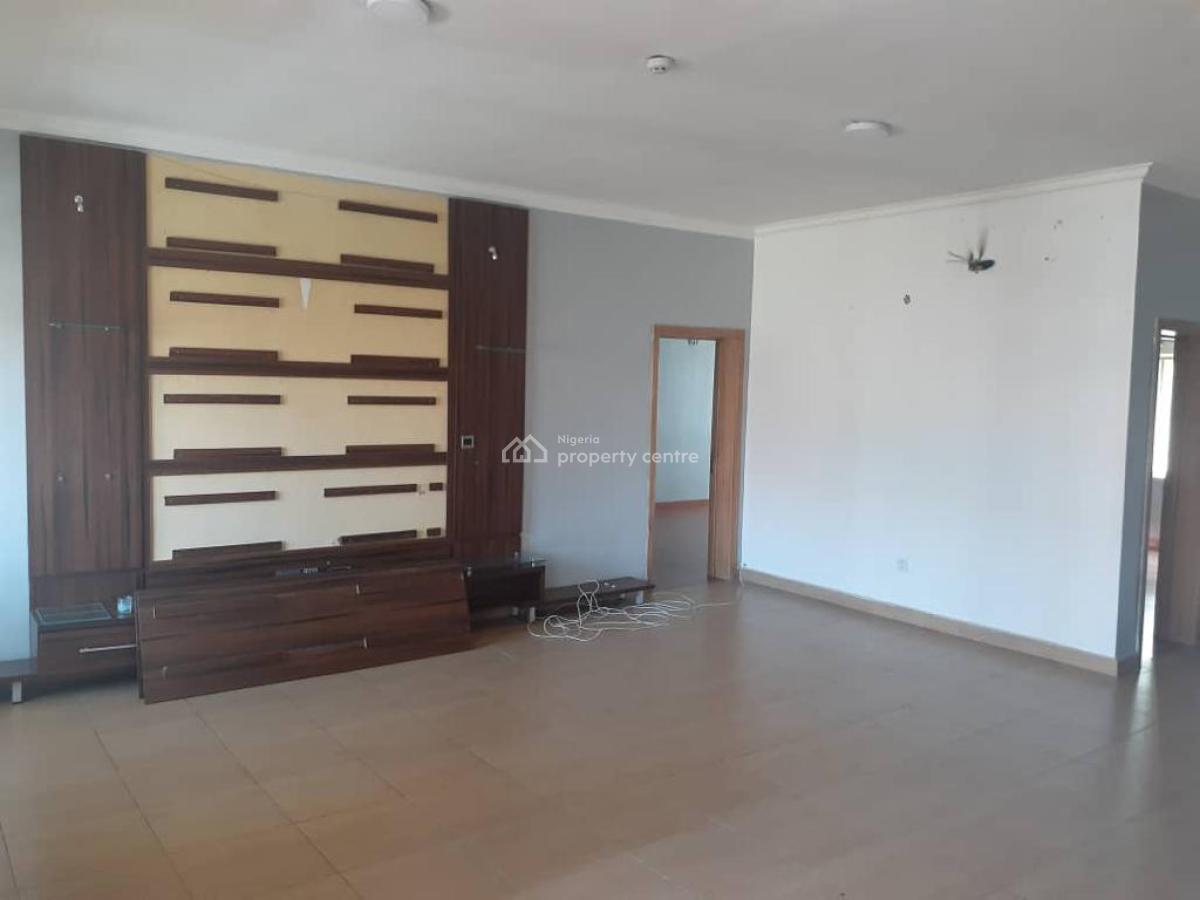 Spacious 3 Bedroom Flat in a Secured Environment, U3 Estate Lekki Right, Lekki Phase 1, Lekki, Lagos, Flat / Apartment for Rent