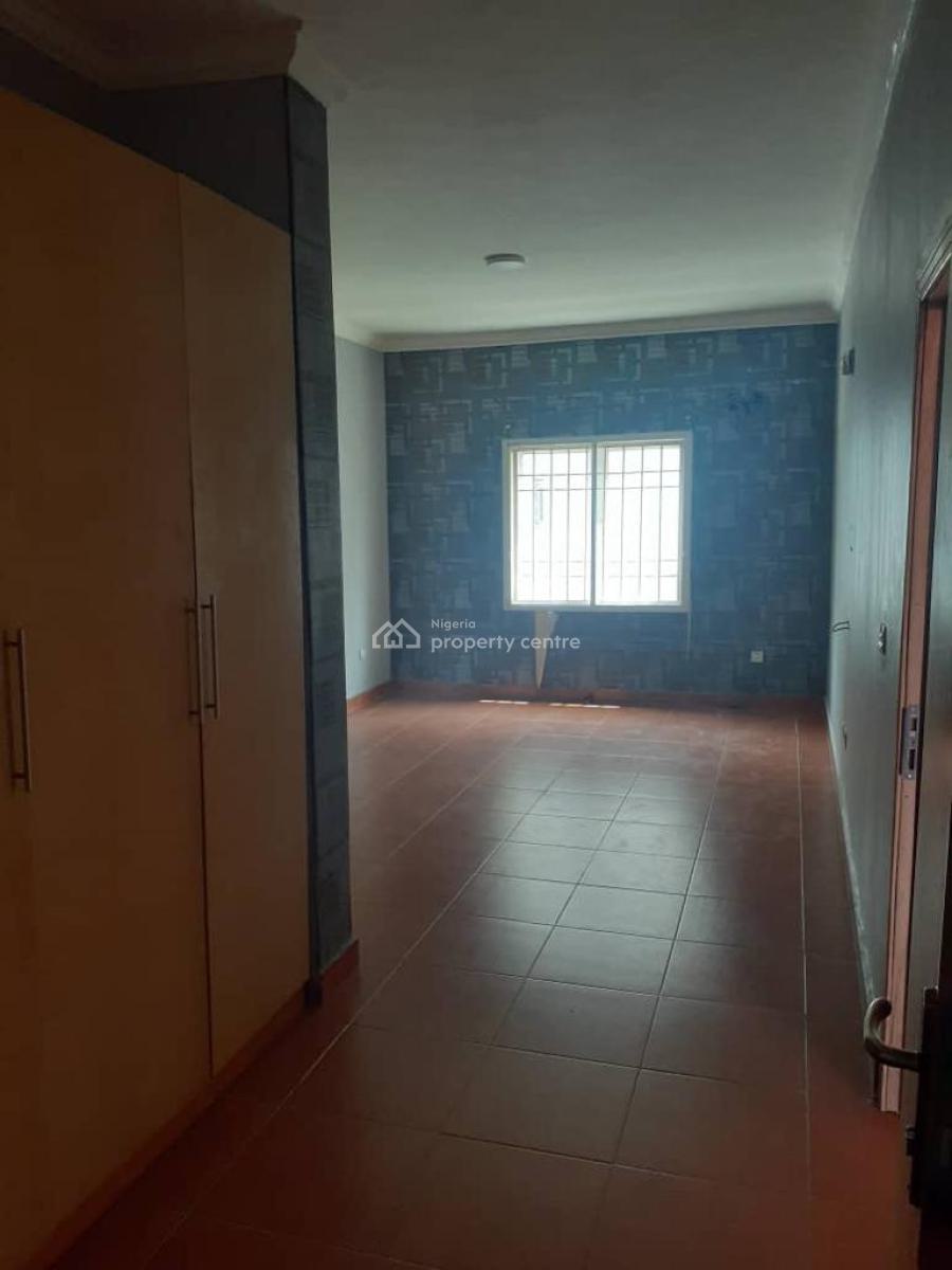 Spacious 3 Bedroom Flat in a Secured Environment, U3 Estate Lekki Right, Lekki Phase 1, Lekki, Lagos, Flat / Apartment for Rent