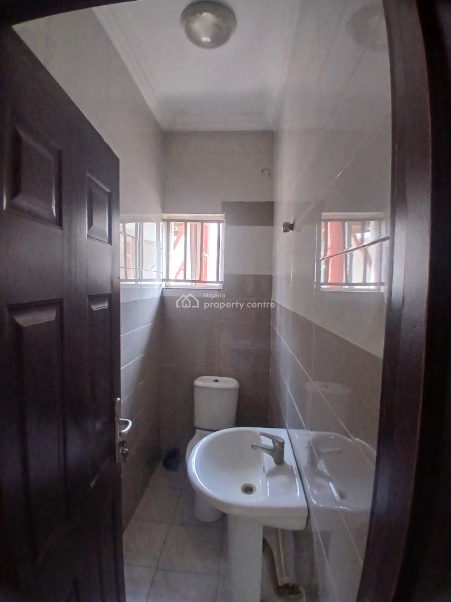 a Beautiful 2 Massive Bedroom Apartment, After Blenco, Around Peninsula Garden Estate, Lekki Phase 2, Lekki, Lagos, Flat / Apartment for Rent