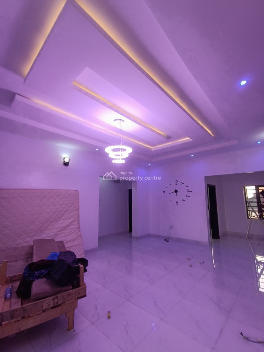 a Well Built 2bedroom Flat, Before Novare Shoprite Ajah, Lekki Phase 2, Lekki, Lagos, Flat / Apartment for Rent