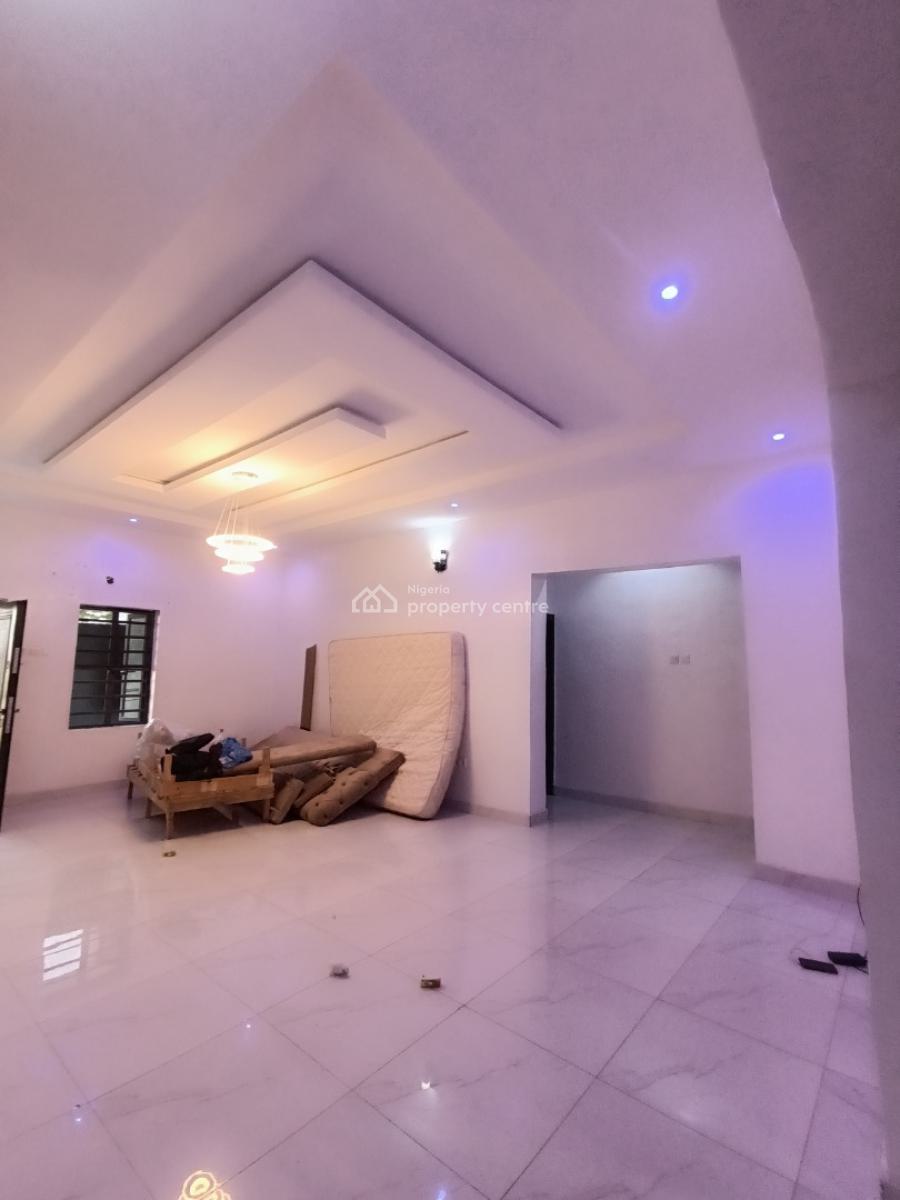 a Well Built 2bedroom Flat, Before Novare Shoprite Ajah, Lekki Phase 2, Lekki, Lagos, Flat / Apartment for Rent