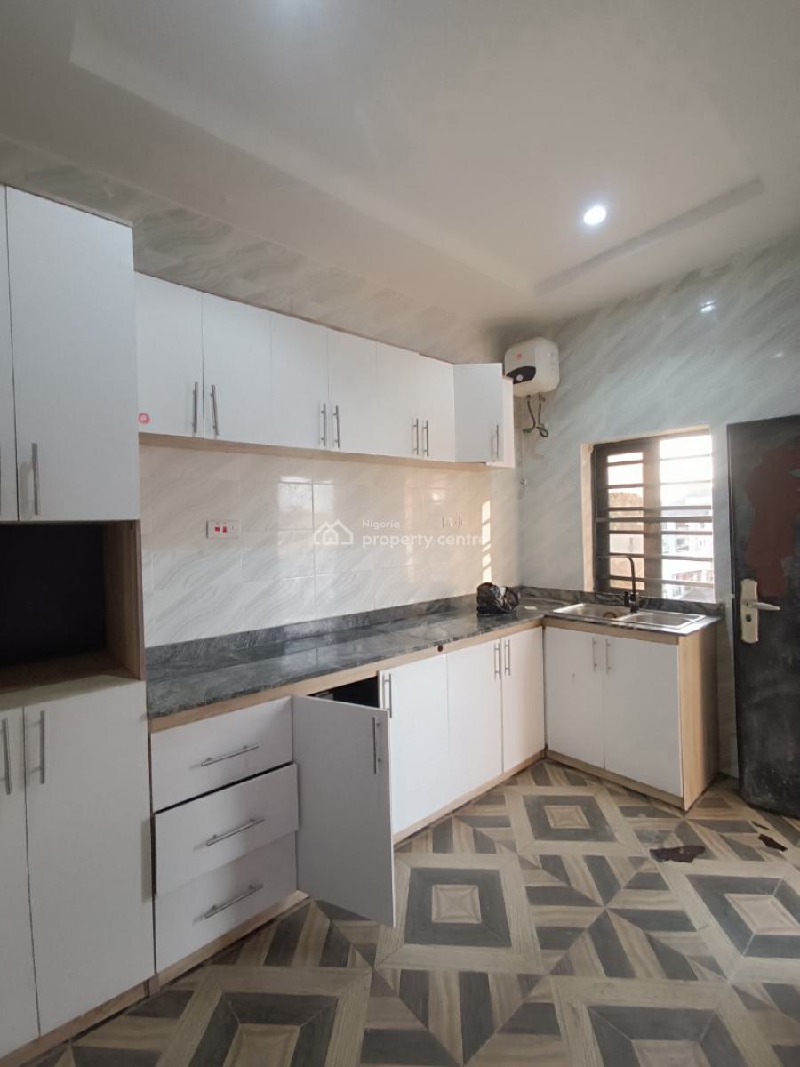 a Well Built 2bedroom Flat, Before Novare Shoprite Ajah, Lekki Phase 2, Lekki, Lagos, Flat / Apartment for Rent