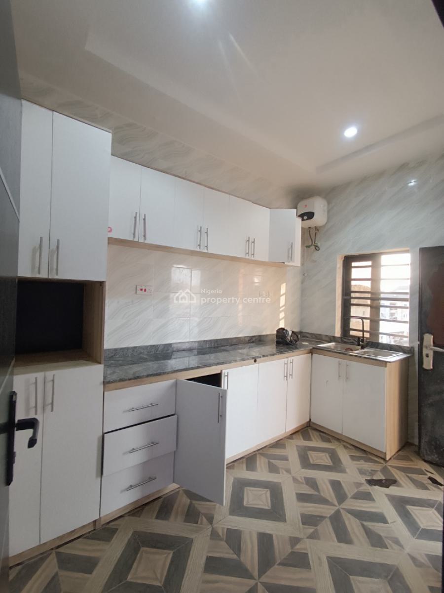 a Well Built 2bedroom Flat, Before Novare Shoprite Ajah, Lekki Phase 2, Lekki, Lagos, Flat / Apartment for Rent
