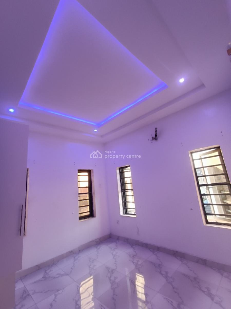 a Well Built 2bedroom Flat, Before Novare Shoprite Ajah, Lekki Phase 2, Lekki, Lagos, Flat / Apartment for Rent