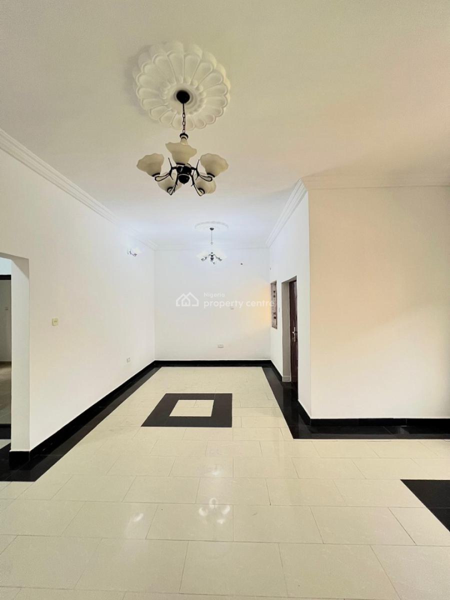 2bedroom  Flat with Spacious Compound, Oniru, Victoria Island (vi), Lagos, Flat / Apartment for Rent