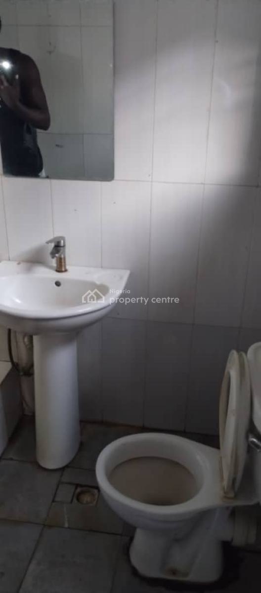 Luxury 3 Bedroom Flat, Gra Phase 1, Magodo, Lagos, Flat / Apartment for Rent