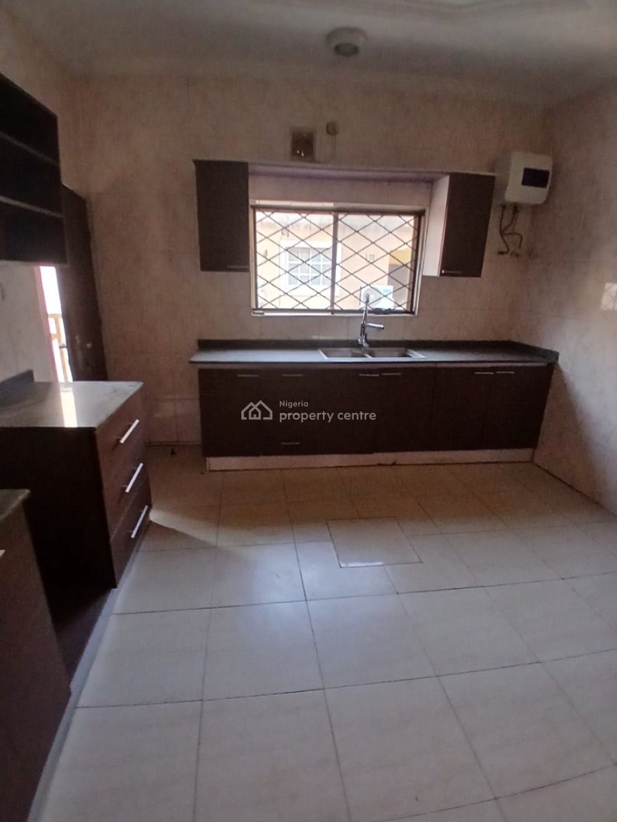 Newly Renovated 3 Bedroom Flat, Durumi, Abuja, Flat / Apartment for Rent