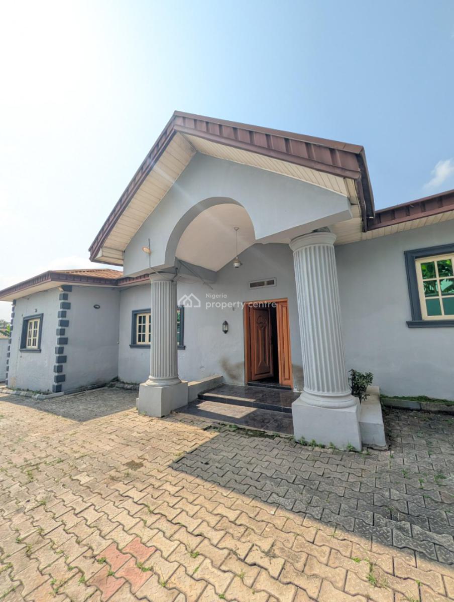 4 Bedroom Flat with 1 Room Bq and 2 Sitting Rooms, Location: Bashorun, Ibadan, Ibadan, Oyo, House for Sale