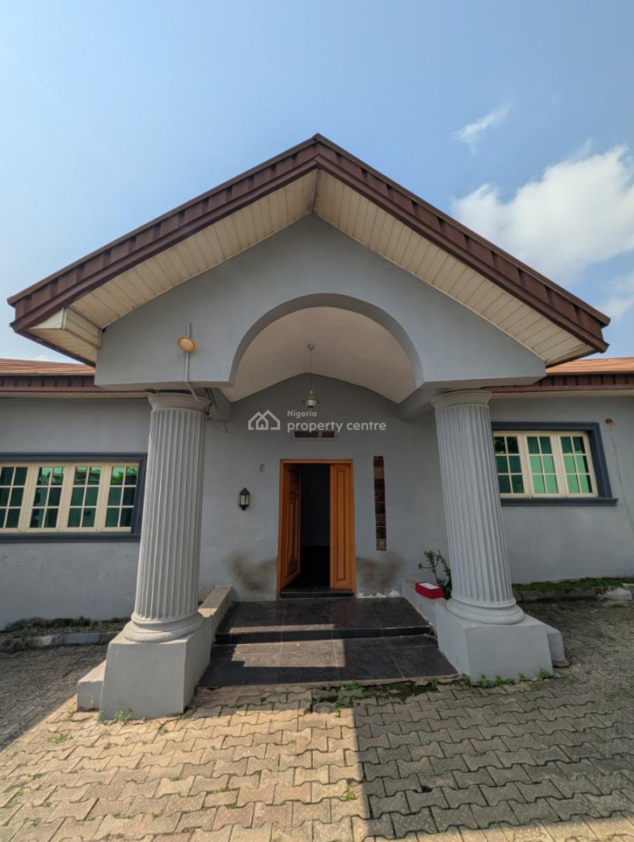 4 Bedroom Flat with 1 Room Bq and 2 Sitting Rooms, Location: Bashorun, Ibadan, Ibadan, Oyo, House for Sale