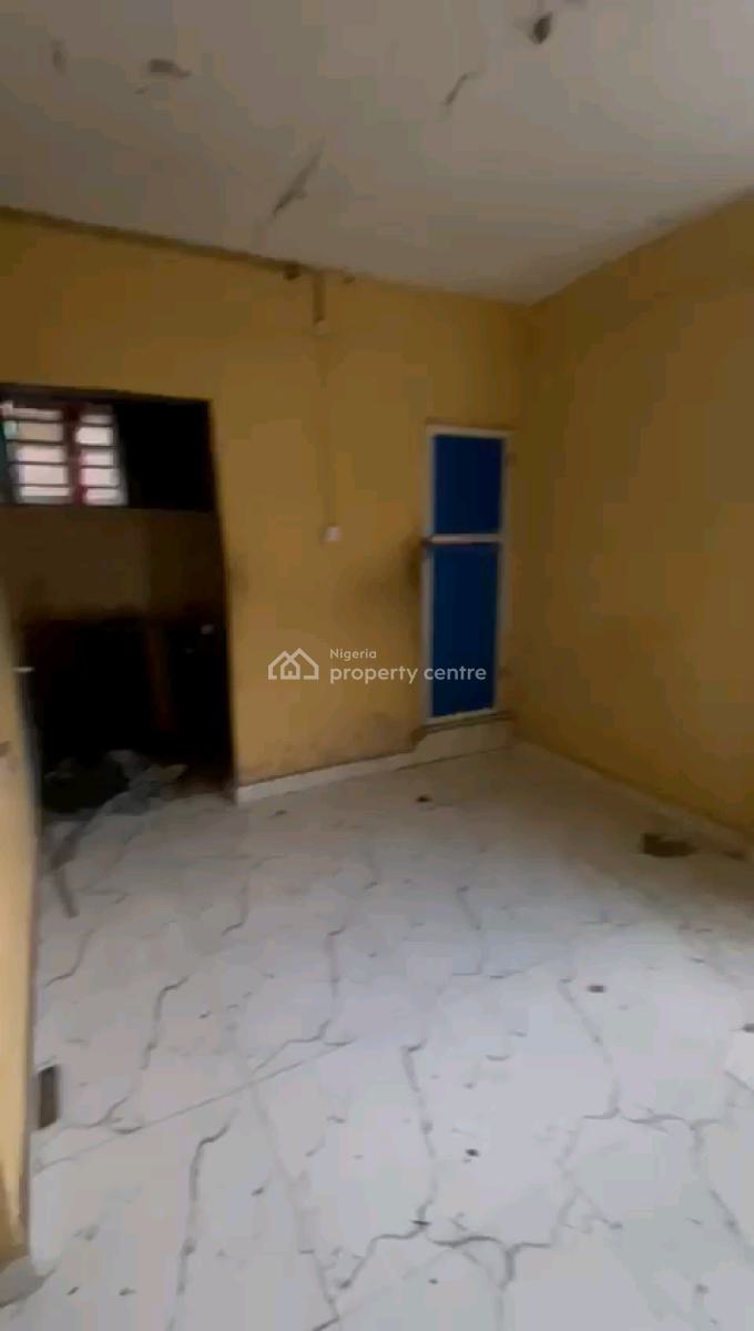 a Relatively New and Standard Roomself Contain, Upstairs, Adekunle, Yaba, Lagos, Self Contain (single Rooms) for Rent