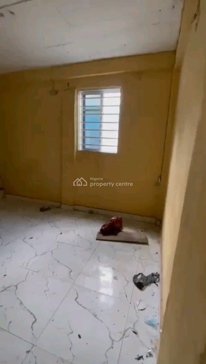 a Relatively New and Standard Roomself Contain, Upstairs, Adekunle, Yaba, Lagos, Self Contain (single Rooms) for Rent