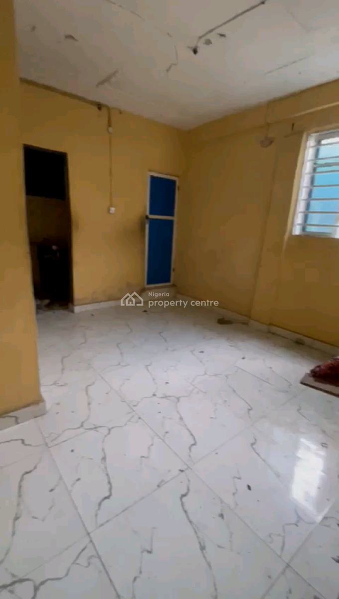 a Relatively New and Standard Roomself Contain, Upstairs, Adekunle, Yaba, Lagos, Self Contain (single Rooms) for Rent