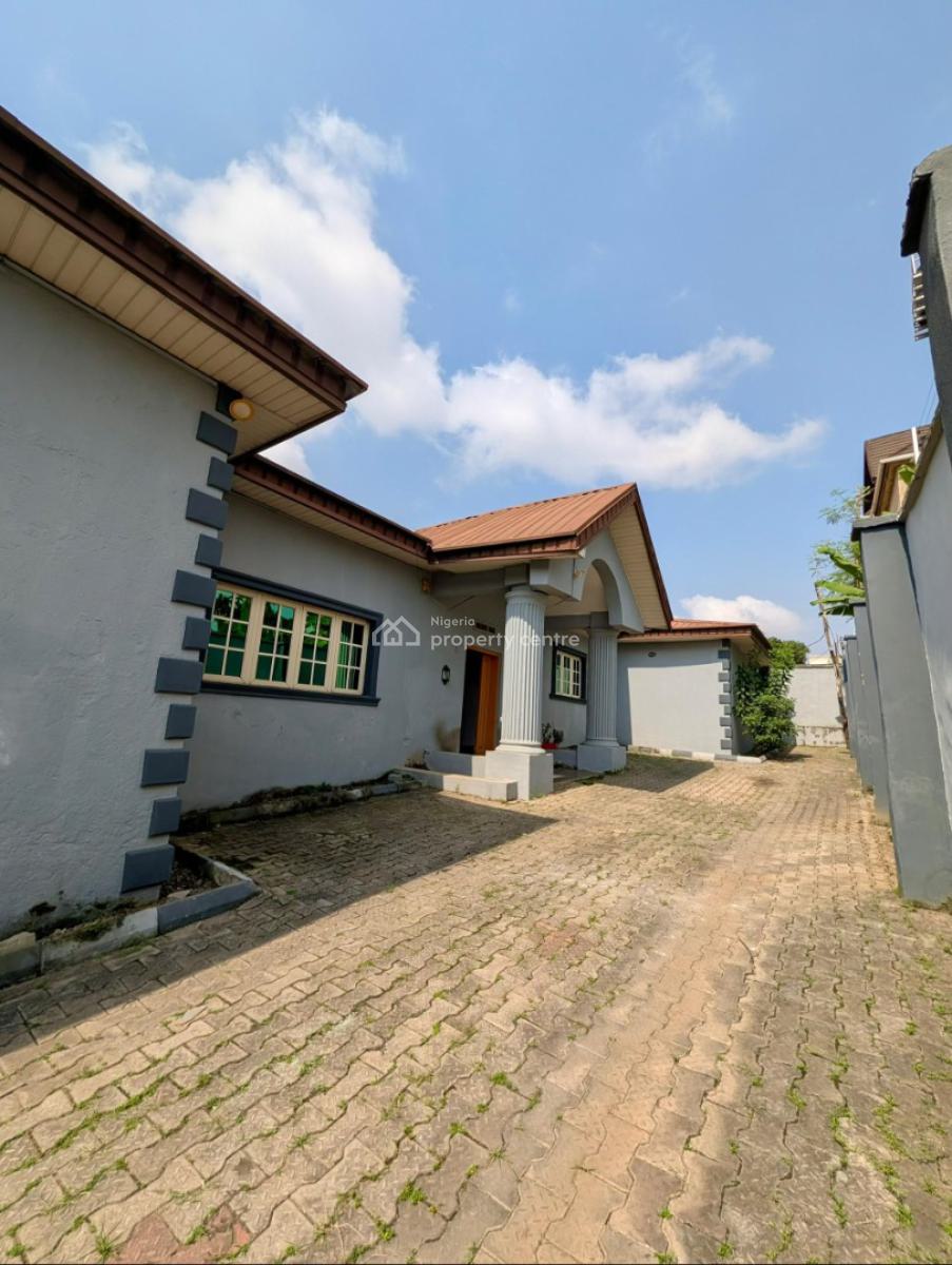 4 Bedroom Flat with 2 Big Sitting Room & a Unit of Room Self Contain, Bashorun, New Bodija, Ibadan, Oyo, Detached Bungalow for Sale