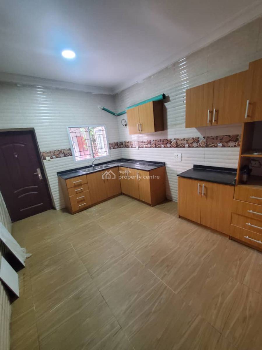 Massive 1bedroom Miniflat with Fitted Fitted Kitchen, 2 Toilets, Chevron Drive, Lekki, Lagos, Mini Flat (room and Parlour) for Rent
