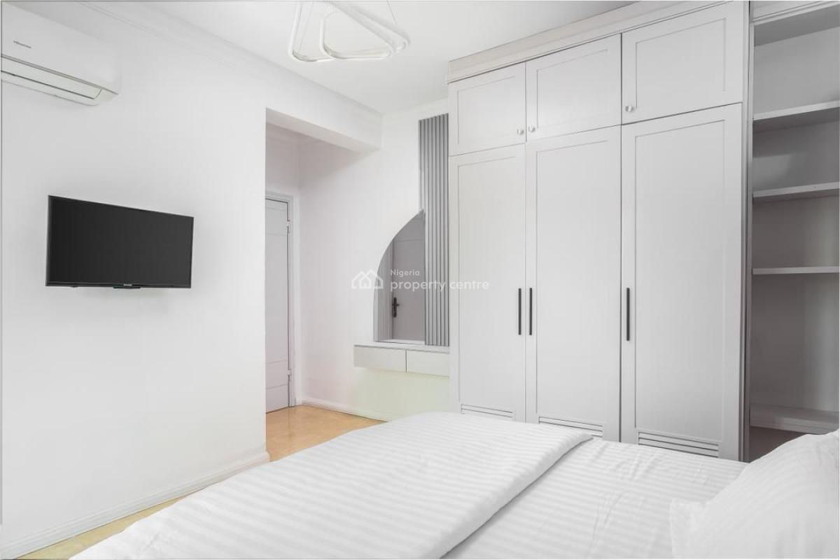 Cozy Two Bedroom with Games and Balcony in Ikate., Lekki Phase 1, Lekki, Lagos, Flat / Apartment Short Let