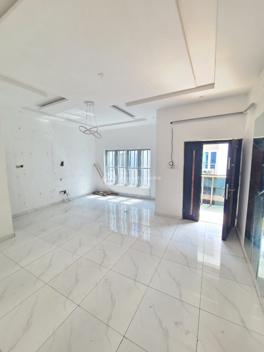 Well Maintained 3 Bedroom Flat, Ilasan, Lekki, Lagos, Flat / Apartment for Rent