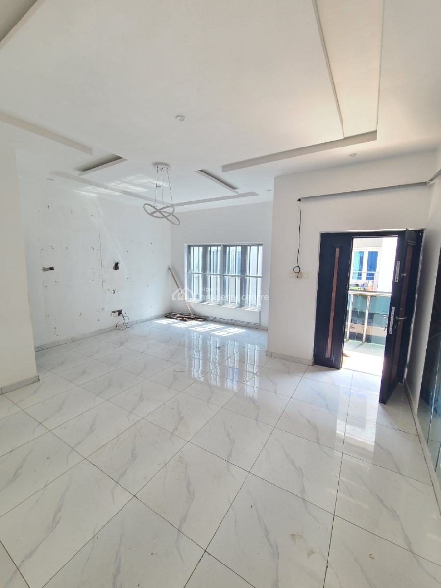 Well Maintained 3 Bedroom Flat, Ilasan, Lekki, Lagos, Flat / Apartment for Rent