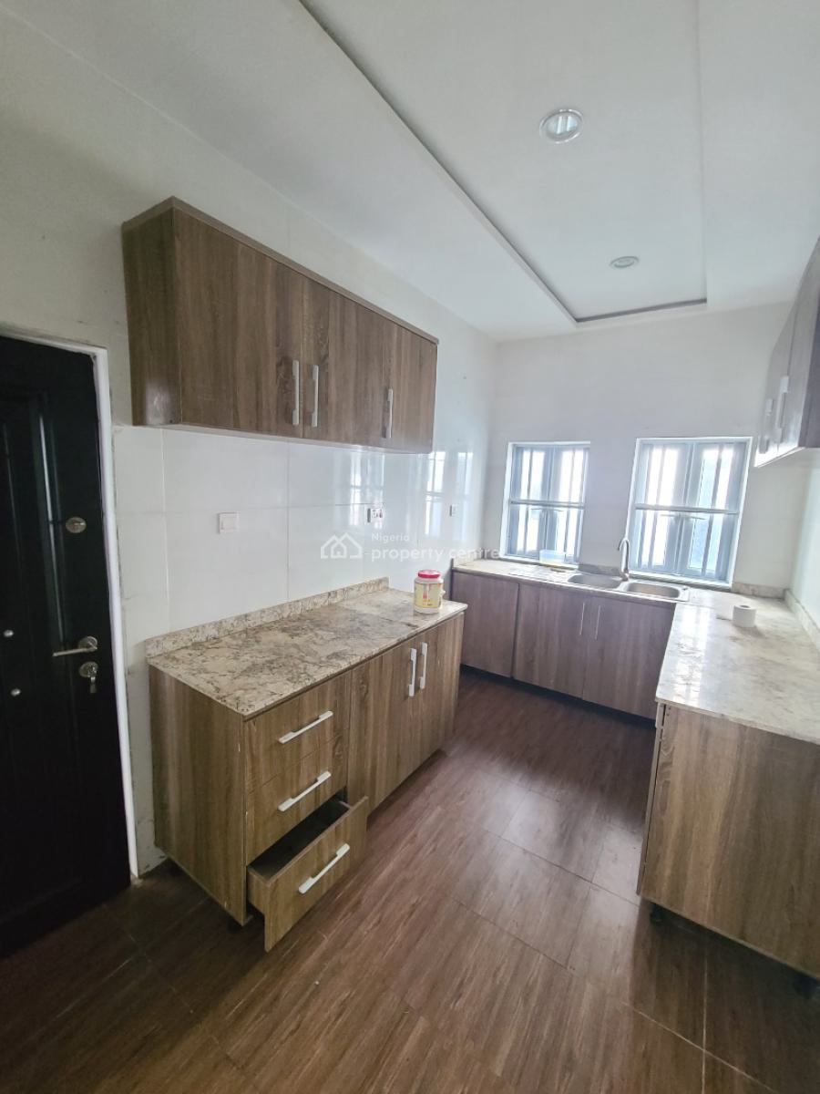Well Maintained 3 Bedroom Flat, Ilasan, Lekki, Lagos, Flat / Apartment for Rent