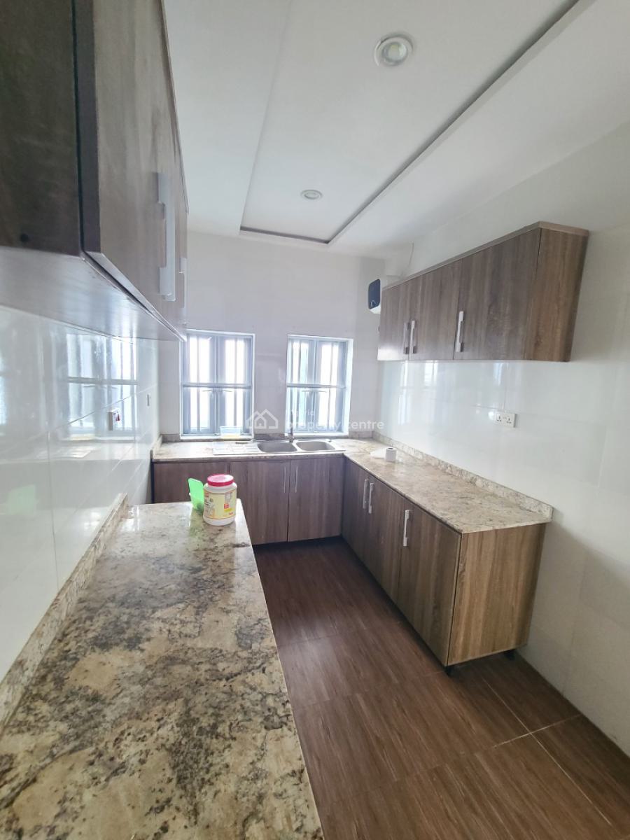 Well Maintained 3 Bedroom Flat, Ilasan, Lekki, Lagos, Flat / Apartment for Rent