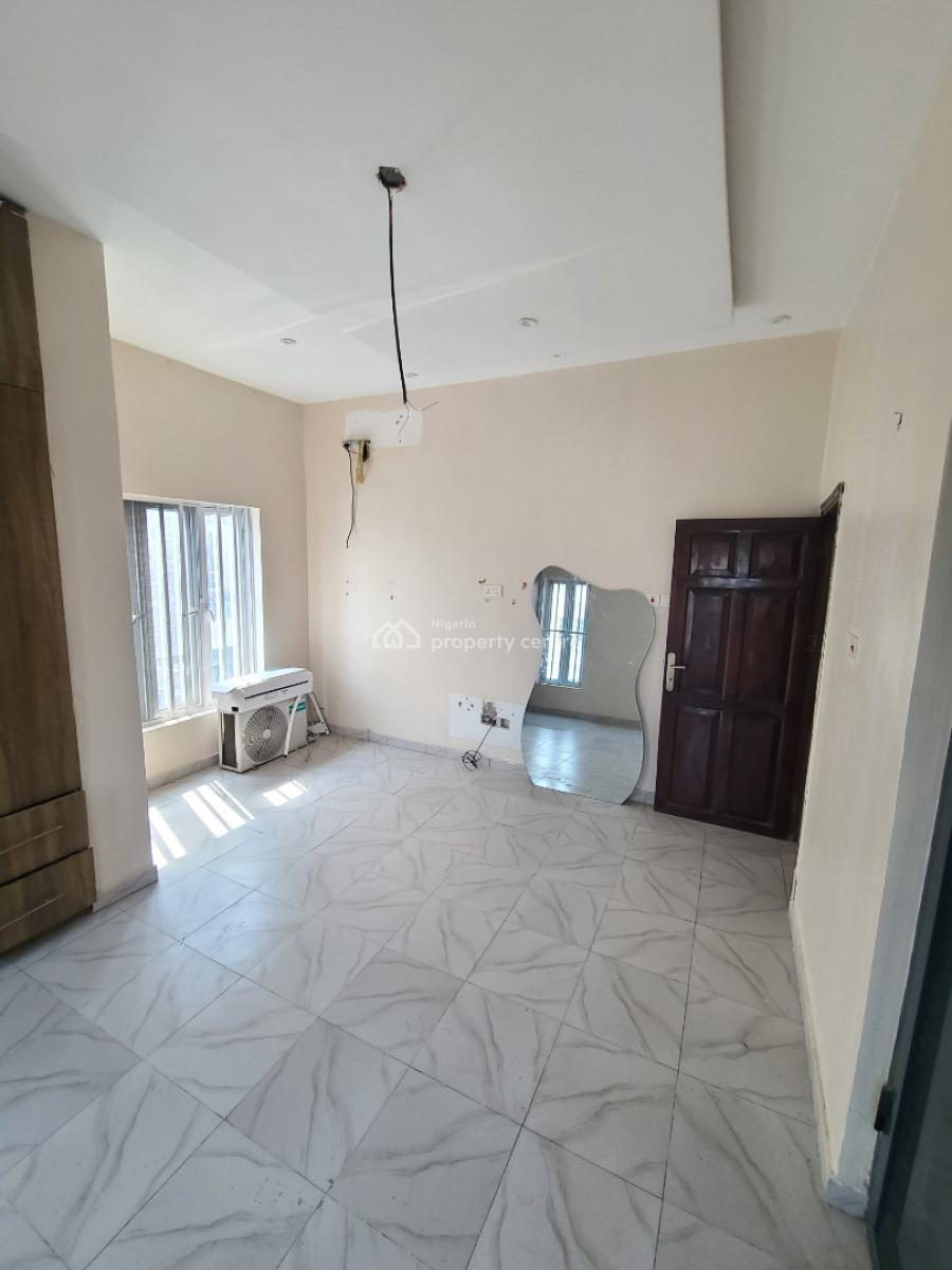 Well Maintained 3 Bedroom Flat, Ilasan, Lekki, Lagos, Flat / Apartment for Rent