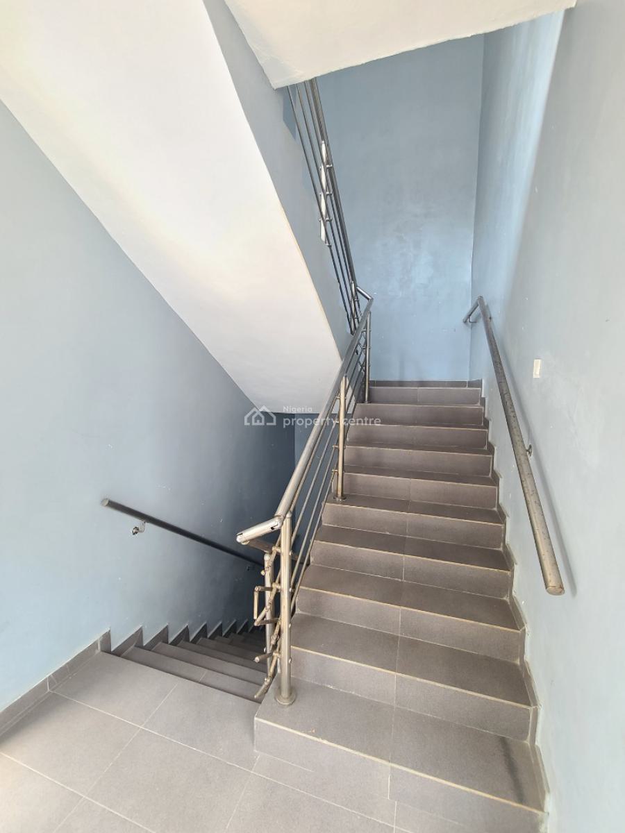 Well Maintained 3 Bedroom Flat, Ilasan, Lekki, Lagos, Flat / Apartment for Rent