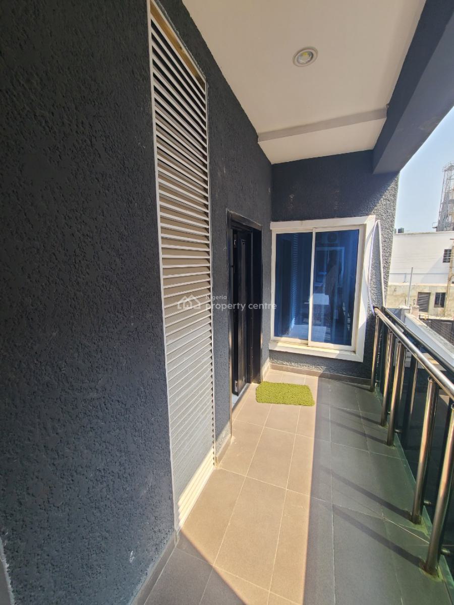 Well Maintained 3 Bedroom Flat, Ilasan, Lekki, Lagos, Flat / Apartment for Rent