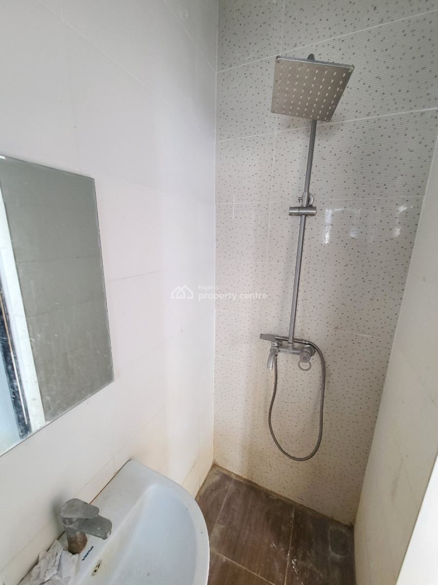 Well Maintained 3 Bedroom Flat, Ilasan, Lekki, Lagos, Flat / Apartment for Rent