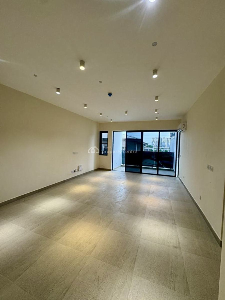 Newly Built 2 Bedroom Apartment with Pool & Gym, Lekki Phase 1, Lekki, Lagos, Flat / Apartment for Rent