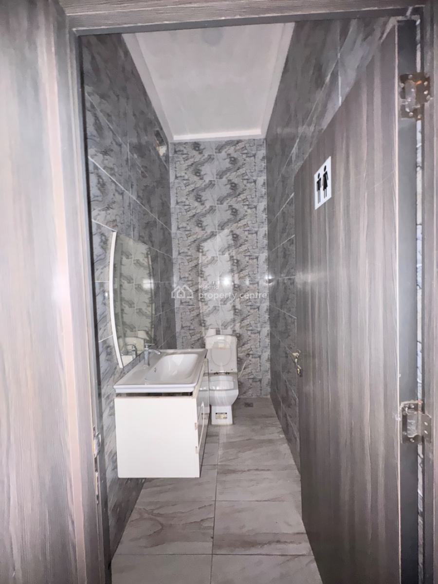 Home of Comfort & Luxury _7 Bedroom Mansion Spanning Two Floors, Pinnock Beach Estate Osapa, Lekki, Lagos, Detached Duplex for Sale