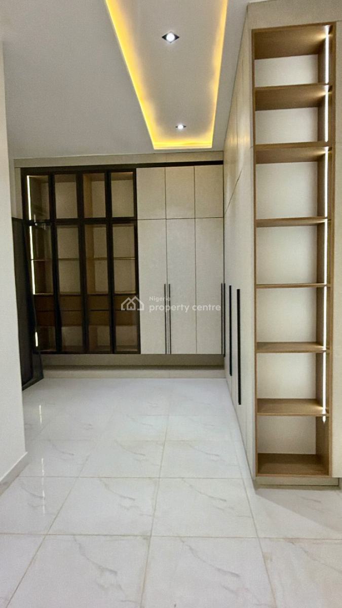 6-bedroom Luxury Duplex with Guest Chalets & Pool  Official Residence, Nasir Street, Guzape District, Abuja, Detached Duplex for Sale