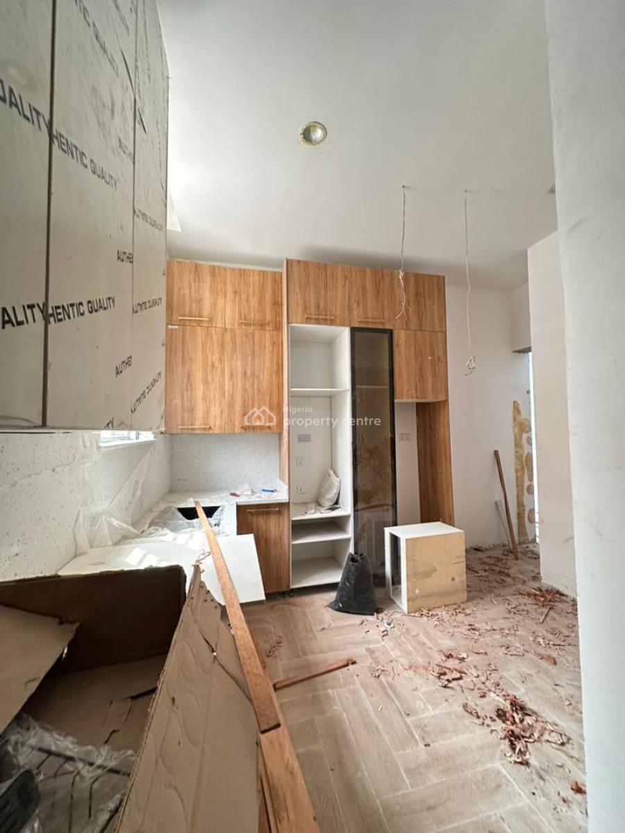 Spacious Luxury 4 Bedroom Terrace with a Bq, Lekki Phase 1, Lekki, Lagos, Terraced Duplex for Sale