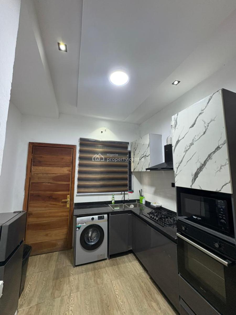 Luxury 1 Bedroom Apartment with Pool, Gym & Ps5, Lekki Phase 1, Lekki, Lagos, Mini Flat (room and Parlour) Short Let