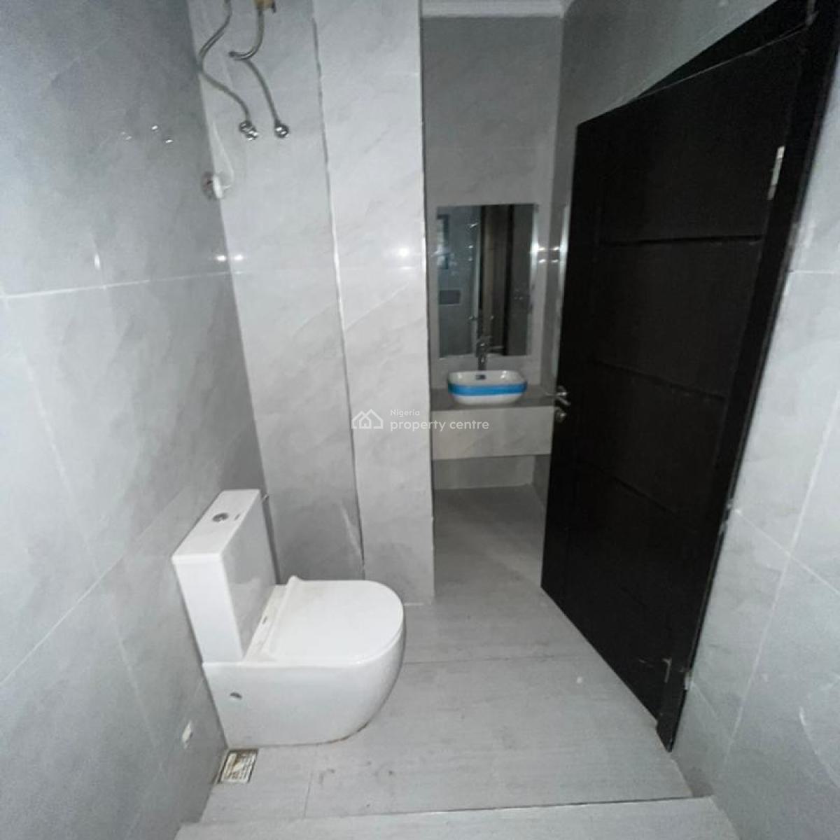 Fully Serviced 3 Bedroom Apartment with Bq, Lekki Phase 1, Lekki, Lagos, Flat / Apartment for Rent