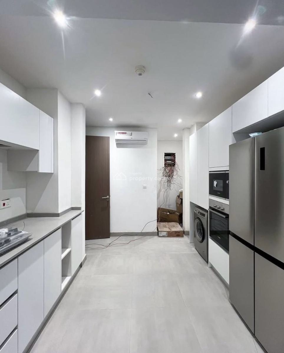 Lovely 2 Bedroom Apartment with a Bq, Lekki Phase 1, Lekki, Lagos, Flat / Apartment for Sale