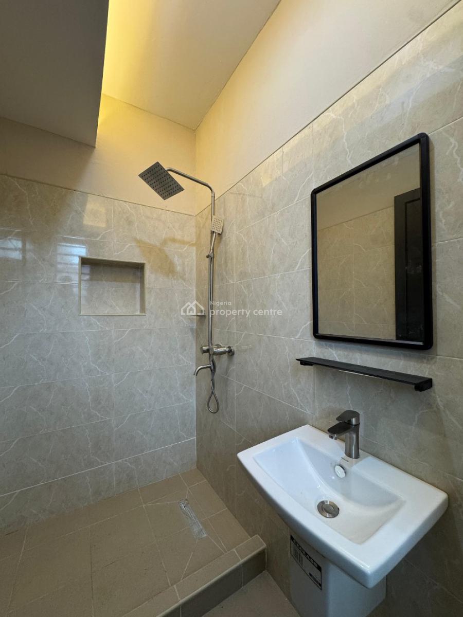 Gorgeous 3 Bedroom Apartment with a Bq, Lekki Phase 1, Lekki, Lagos, Flat / Apartment for Sale