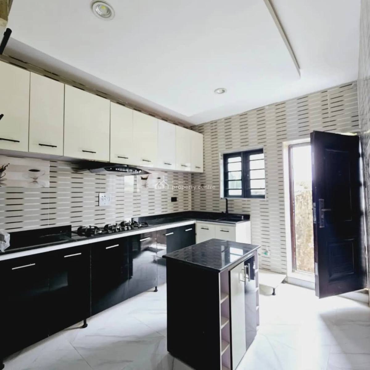 Nicely Built 4 Bedroom Terrace Duplex, Chevron Lekki Tollgate, Lekki, Lagos, Terraced Duplex for Sale