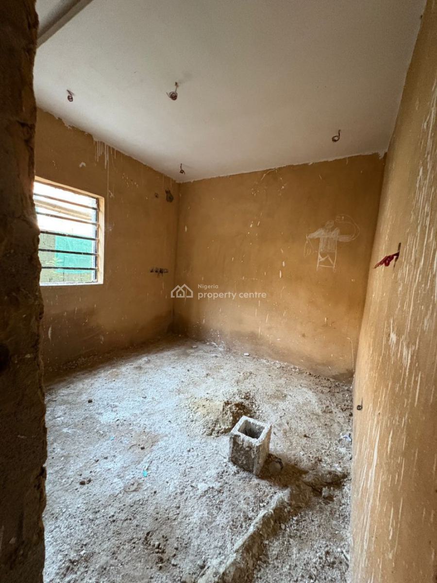 Affordable Studio, One, Two Bedroom Apartment Long Lease, Obanikoro, Shomolu, Lagos, Flat / Apartment for Sale