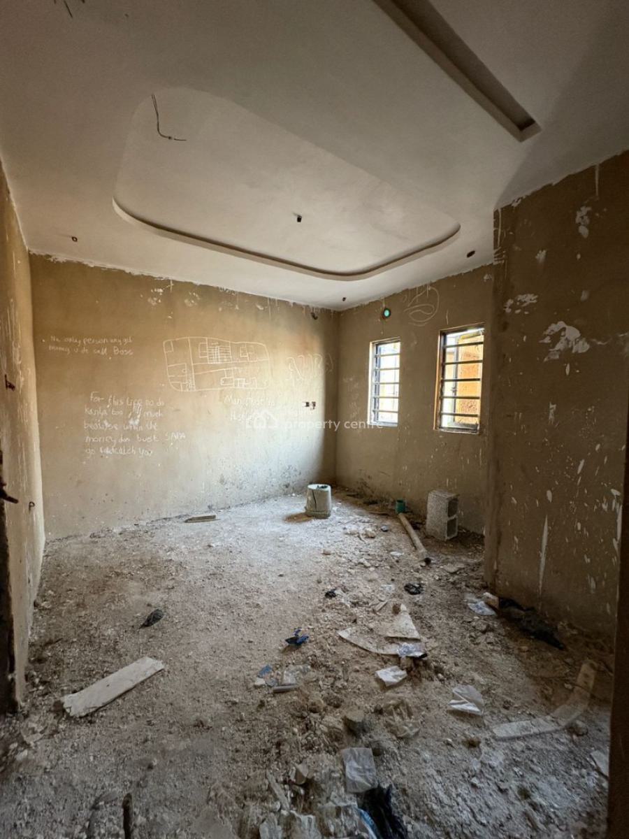 Affordable Studio, One, Two Bedroom Apartment Long Lease, Obanikoro, Shomolu, Lagos, Flat / Apartment for Sale