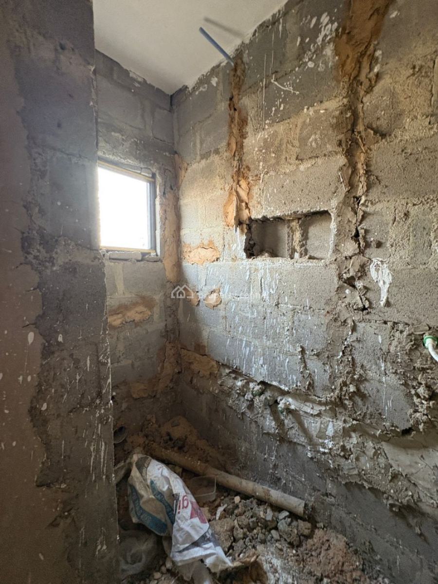 Affordable Studio, One, Two Bedroom Apartment Long Lease, Obanikoro, Shomolu, Lagos, Flat / Apartment for Sale