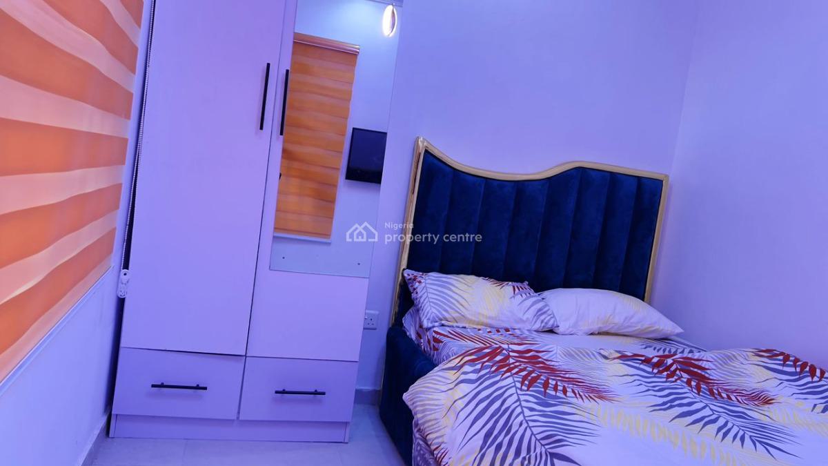 Luxury 2 Bedroom Flat with Exellent Facility, 13, Silverlake, Peninsular Gardens Estate, Behind Blenco Supermarket, Sangotedo, Ajah, Lagos, Flat / Apartment Short Let