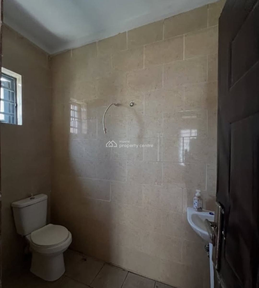 Spacious 3 Bed Apartment, Ologolo, Lekki, Lagos, Flat / Apartment for Rent