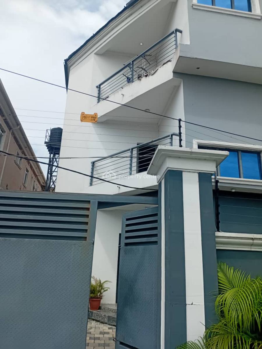 Spacious 3 Bed Apartment, Ologolo, Lekki, Lagos, Flat / Apartment for Rent
