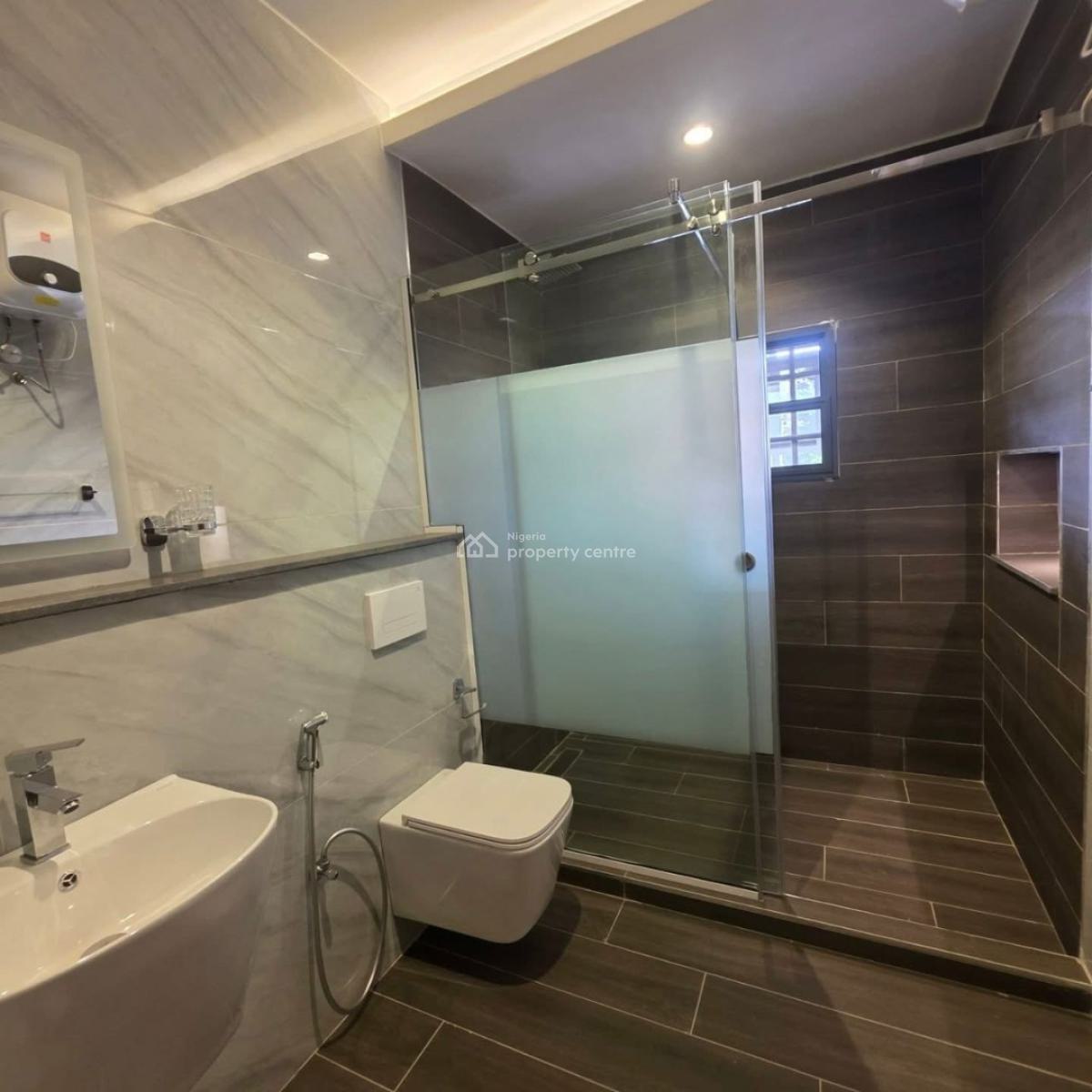 a Well-built Serviced 6-bedroom Fully Detached Duplex + 1bq, Gwarinpa District ( Video of The House Is Attached), Gwarinpa, Abuja, Detached Duplex for Rent