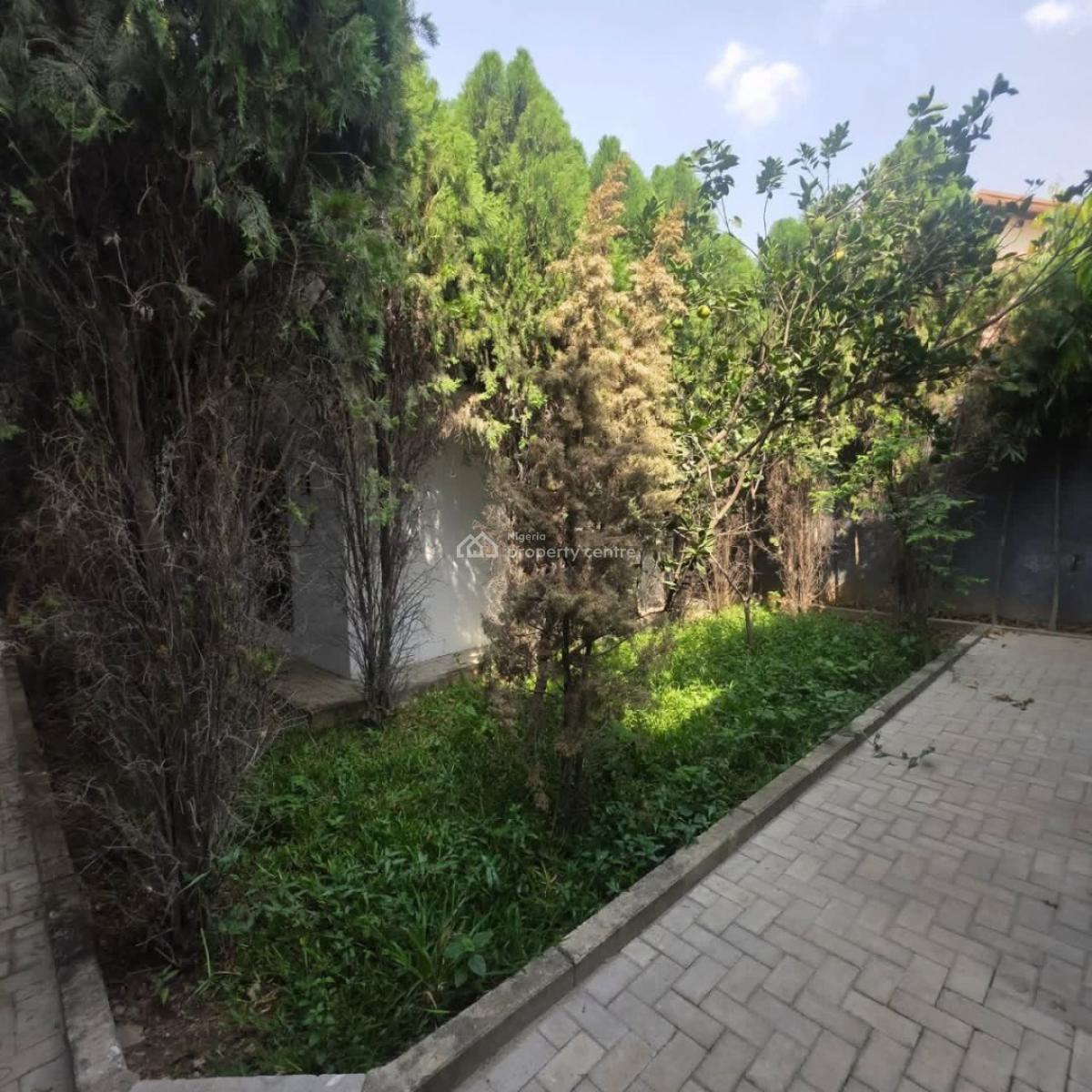 a Well-built Serviced 6-bedroom Fully Detached Duplex + 1bq, Gwarinpa District ( Video of The House Is Attached), Gwarinpa, Abuja, Detached Duplex for Rent